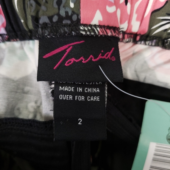 Torrid Floral Print Tube Strapless Top 2 - Picture 2 of 9